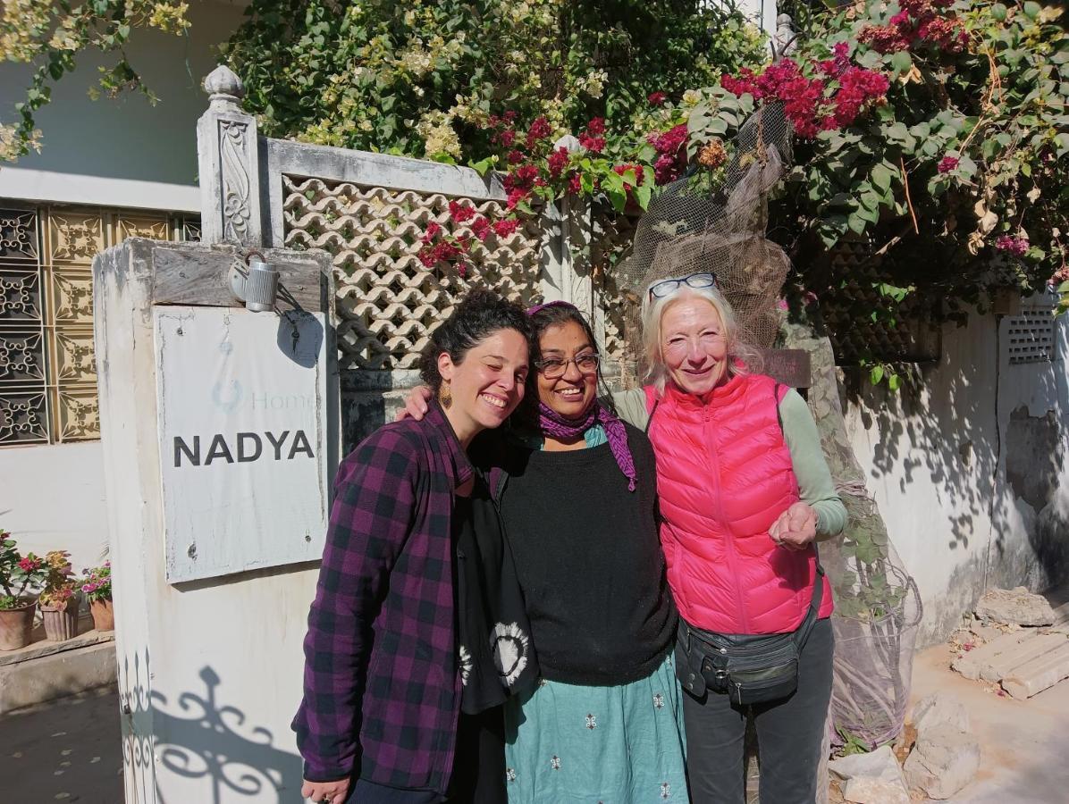 Nadya Homestay For Female & Family Джайпур Екстериор снимка