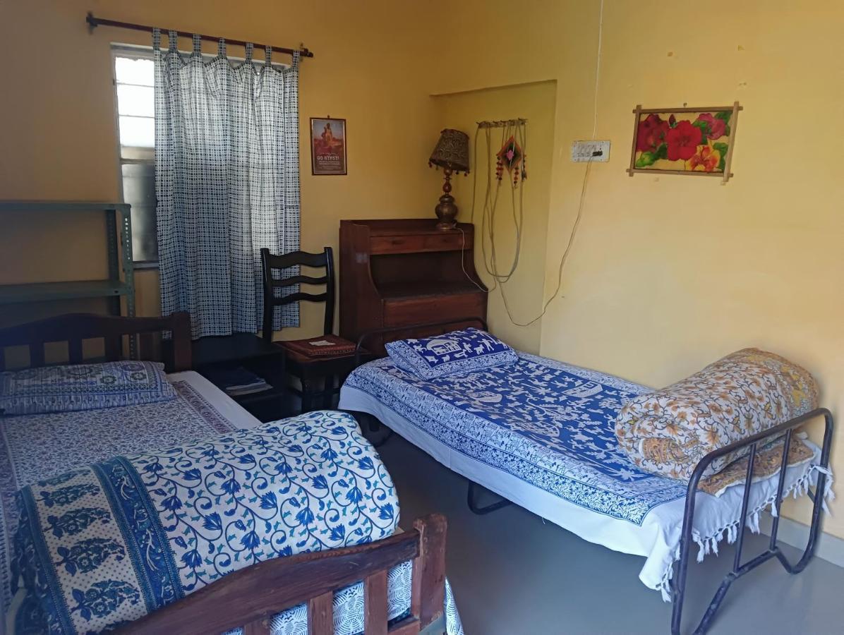 Nadya Homestay For Female & Family Джайпур Екстериор снимка