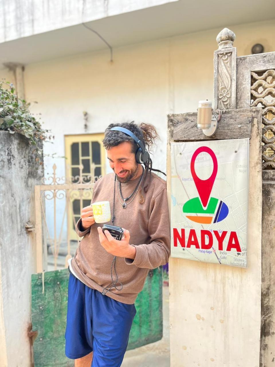 Nadya Homestay For Female & Family Джайпур Екстериор снимка