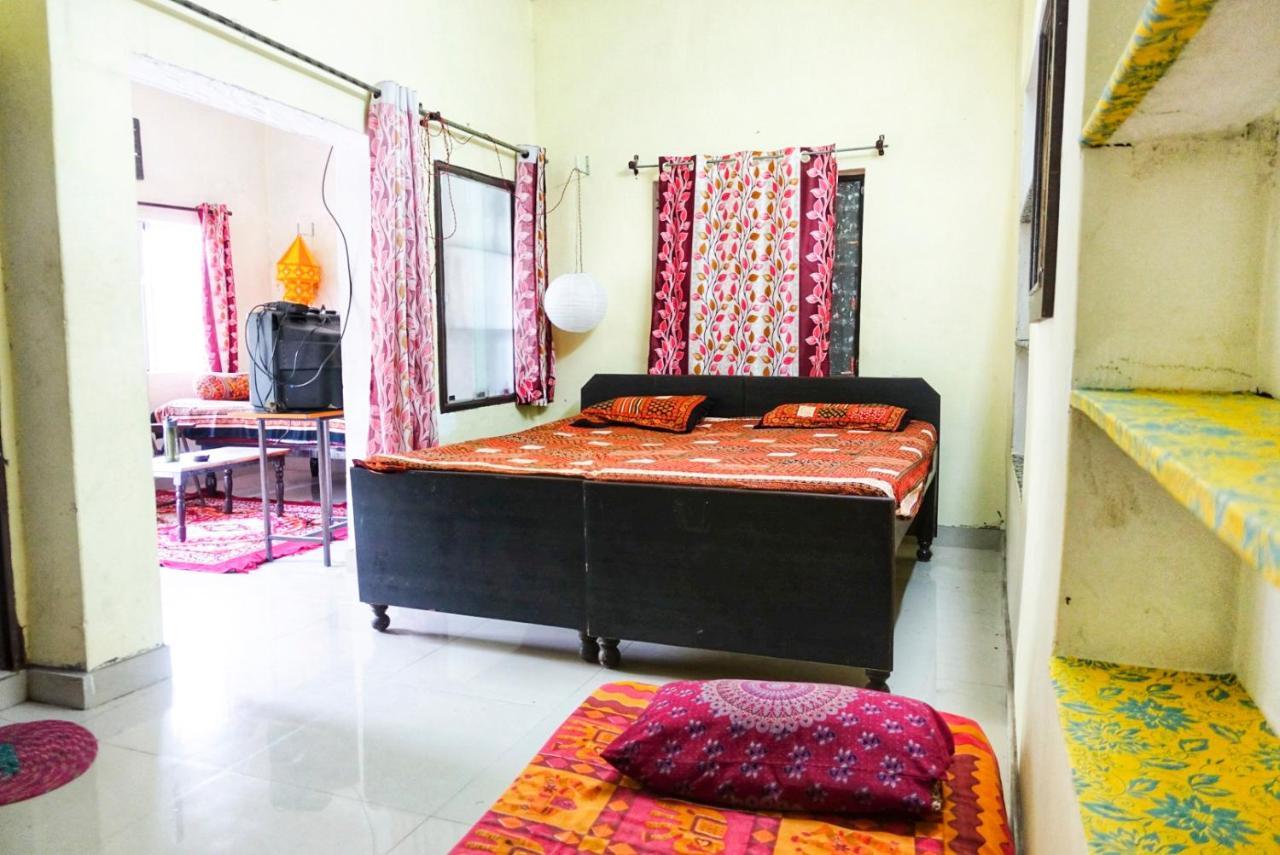 Nadya Homestay For Female & Family Джайпур Екстериор снимка