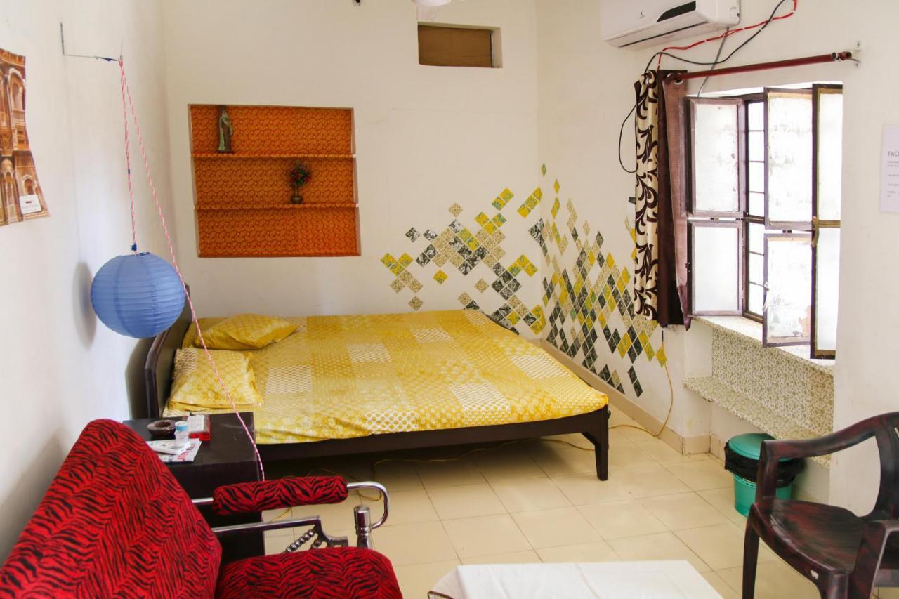 Nadya Homestay For Female & Family Джайпур Екстериор снимка