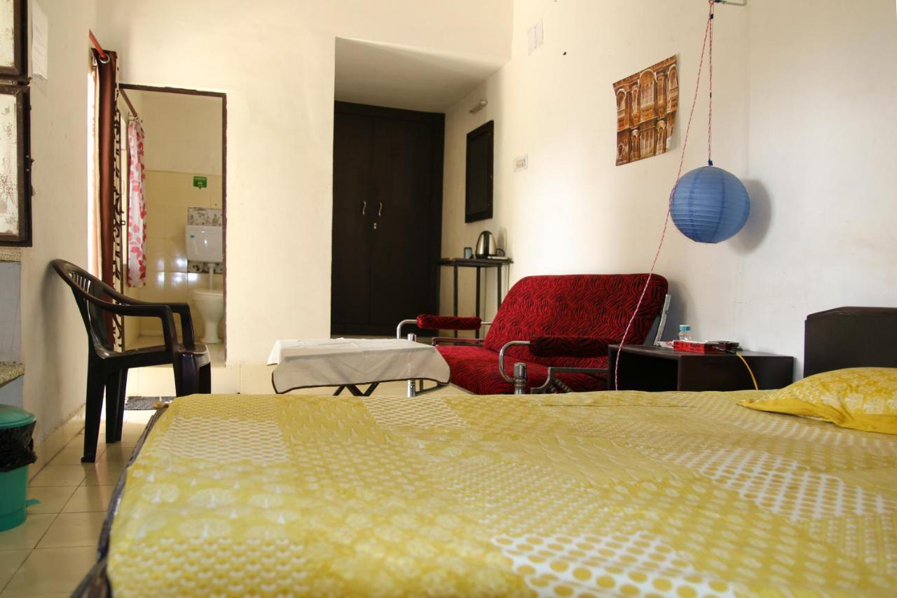 Nadya Homestay For Female & Family Джайпур Екстериор снимка