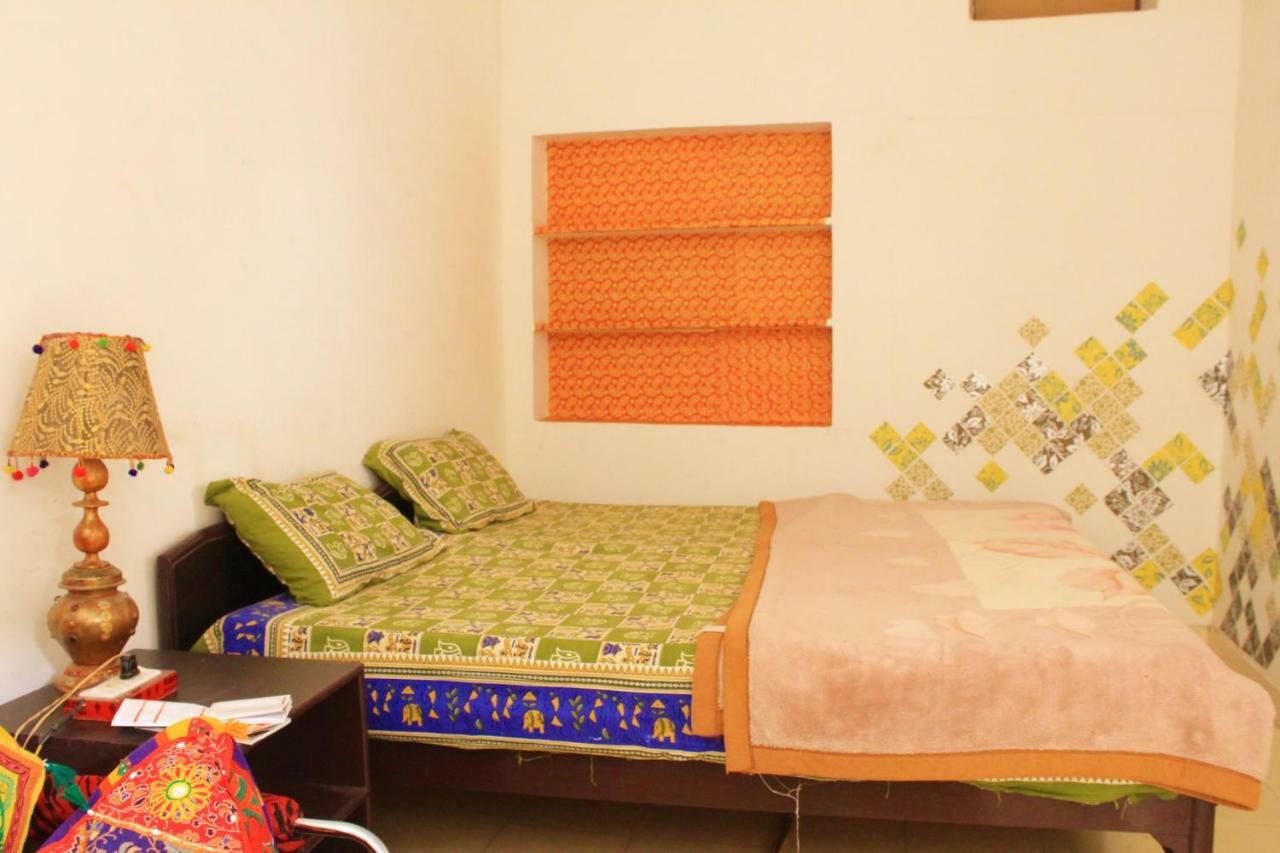 Nadya Homestay For Female & Family Джайпур Екстериор снимка