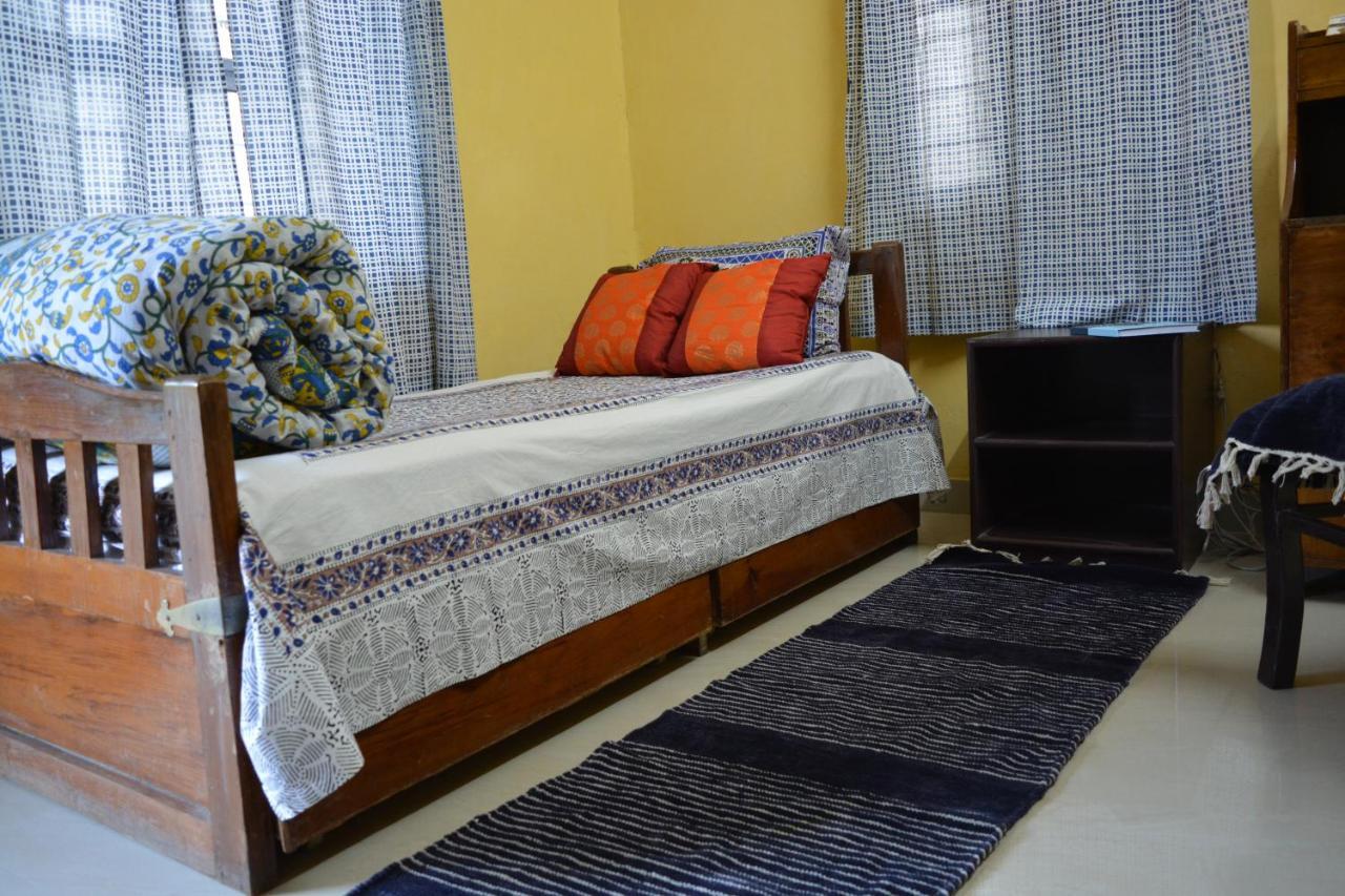Nadya Homestay For Female & Family Джайпур Екстериор снимка