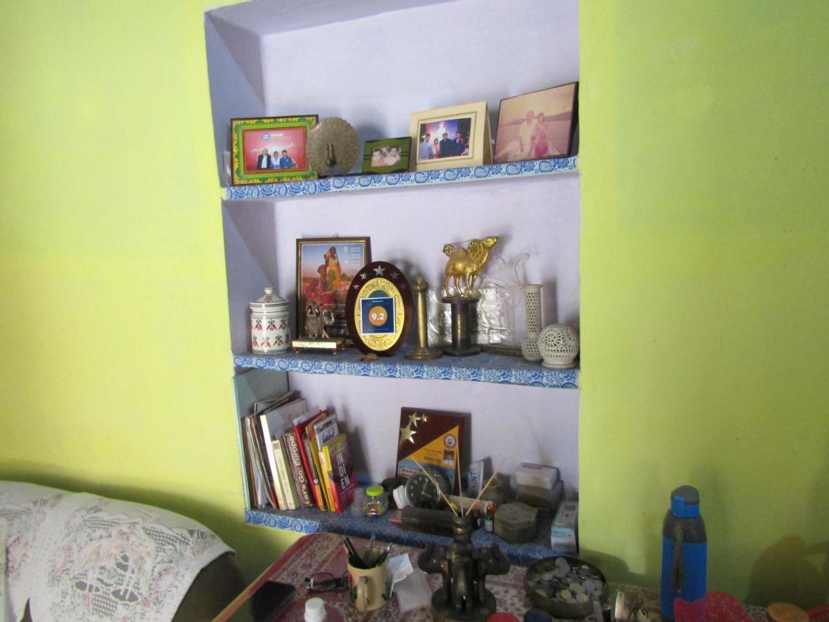 Nadya Homestay For Female & Family Джайпур Екстериор снимка