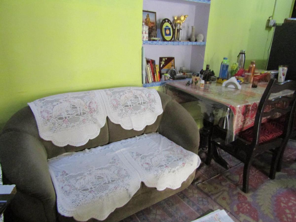 Nadya Homestay For Female & Family Джайпур Екстериор снимка